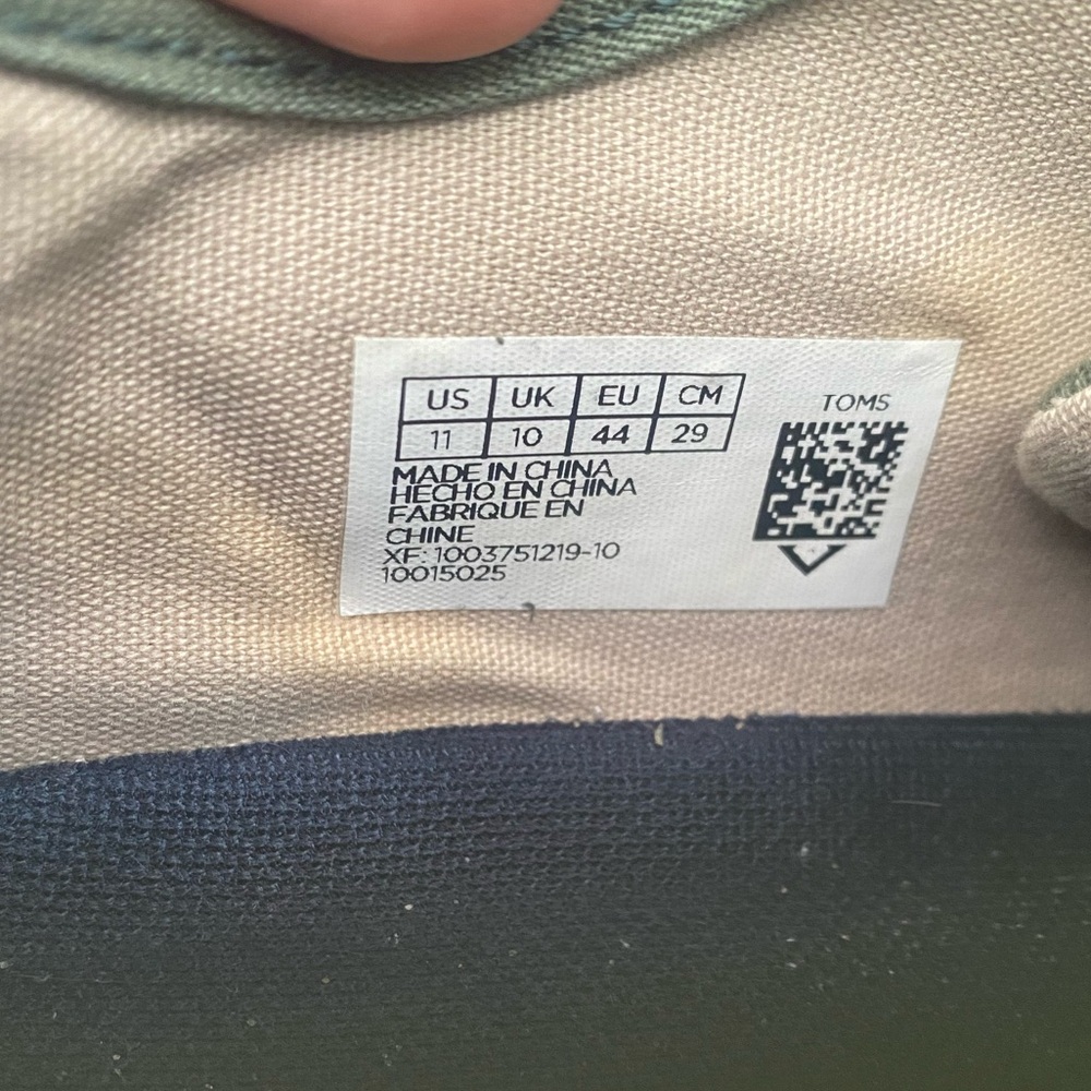 TOMS Men's Green Casual Shoes - Picture 7 of 7